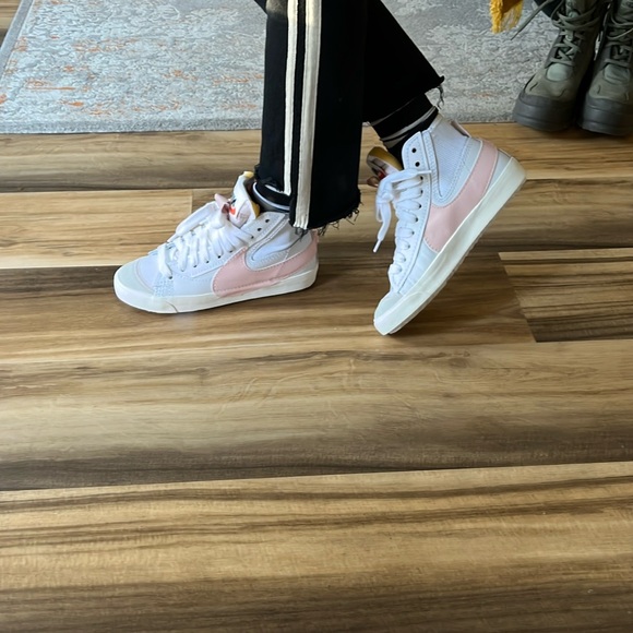 Nike Leather High Top‎ Pink And White NWOT Women’s US 8.5 UK 6